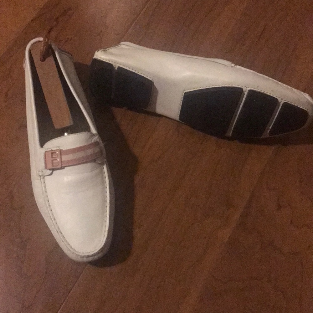 Women’s shoes